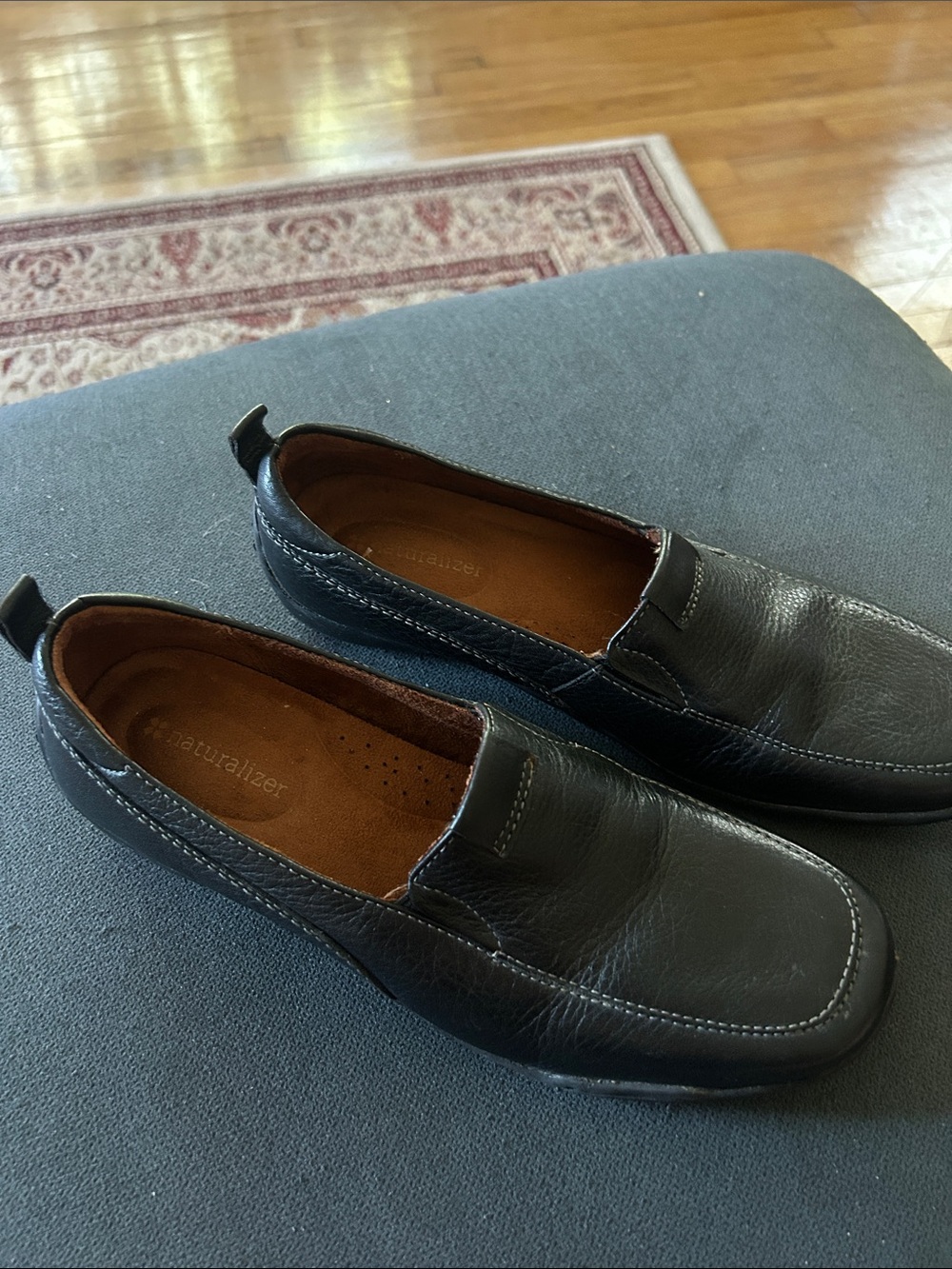 Naturalizer Black Leather Slip-On Loafers for Women’s